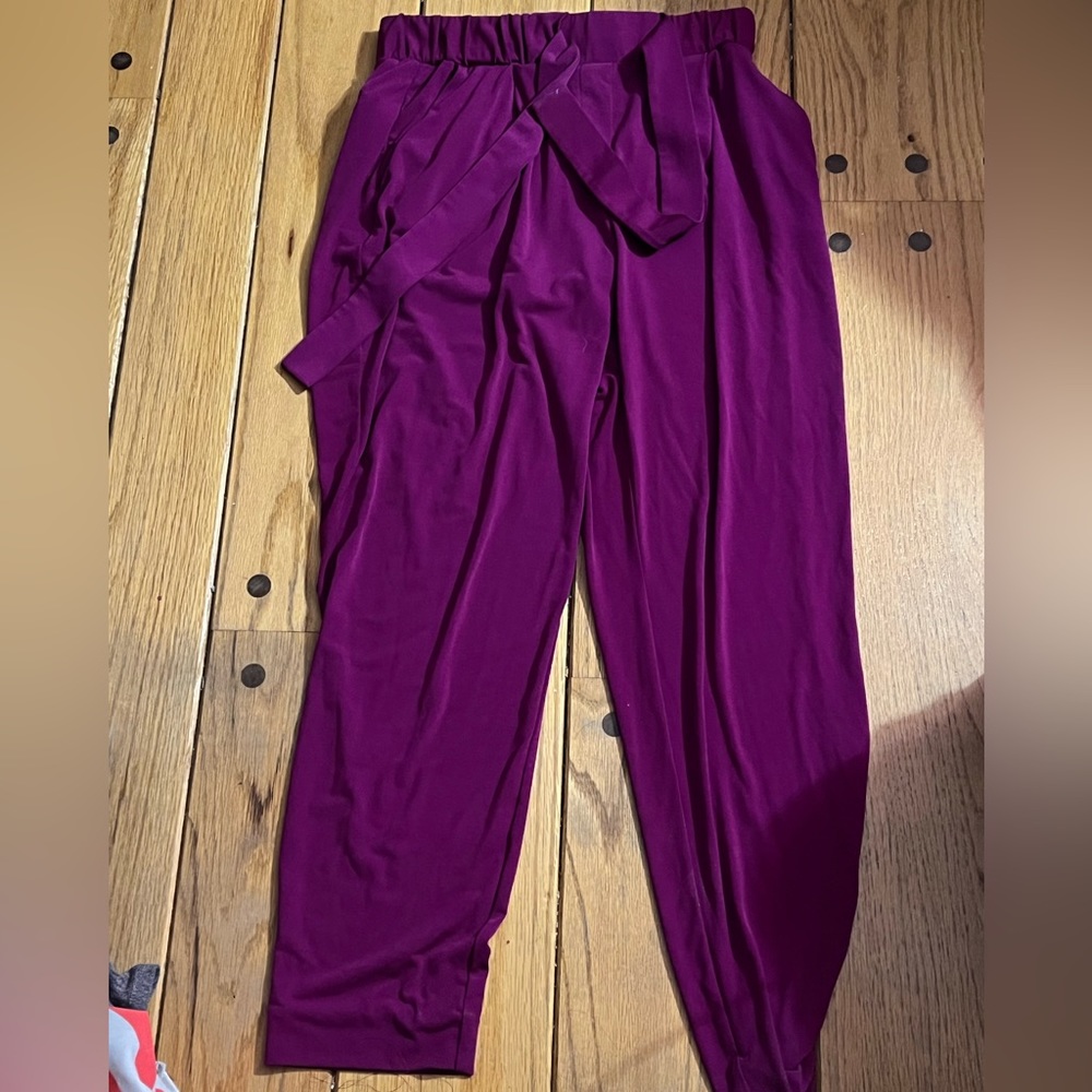 Express bright purple stretchy jogger dress pants